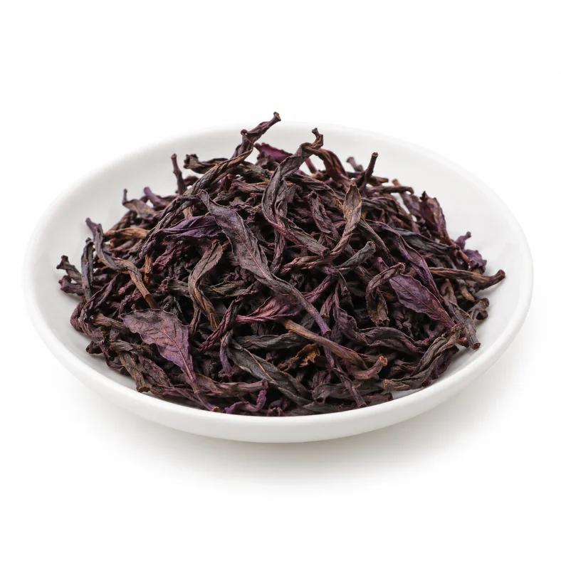 一碟 Alluvia® 紫茶茶叶
